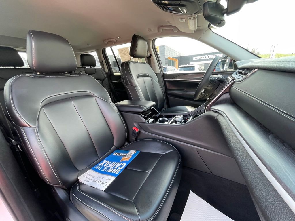Used 2023 Jeep Grand Cherokee Limited image 12