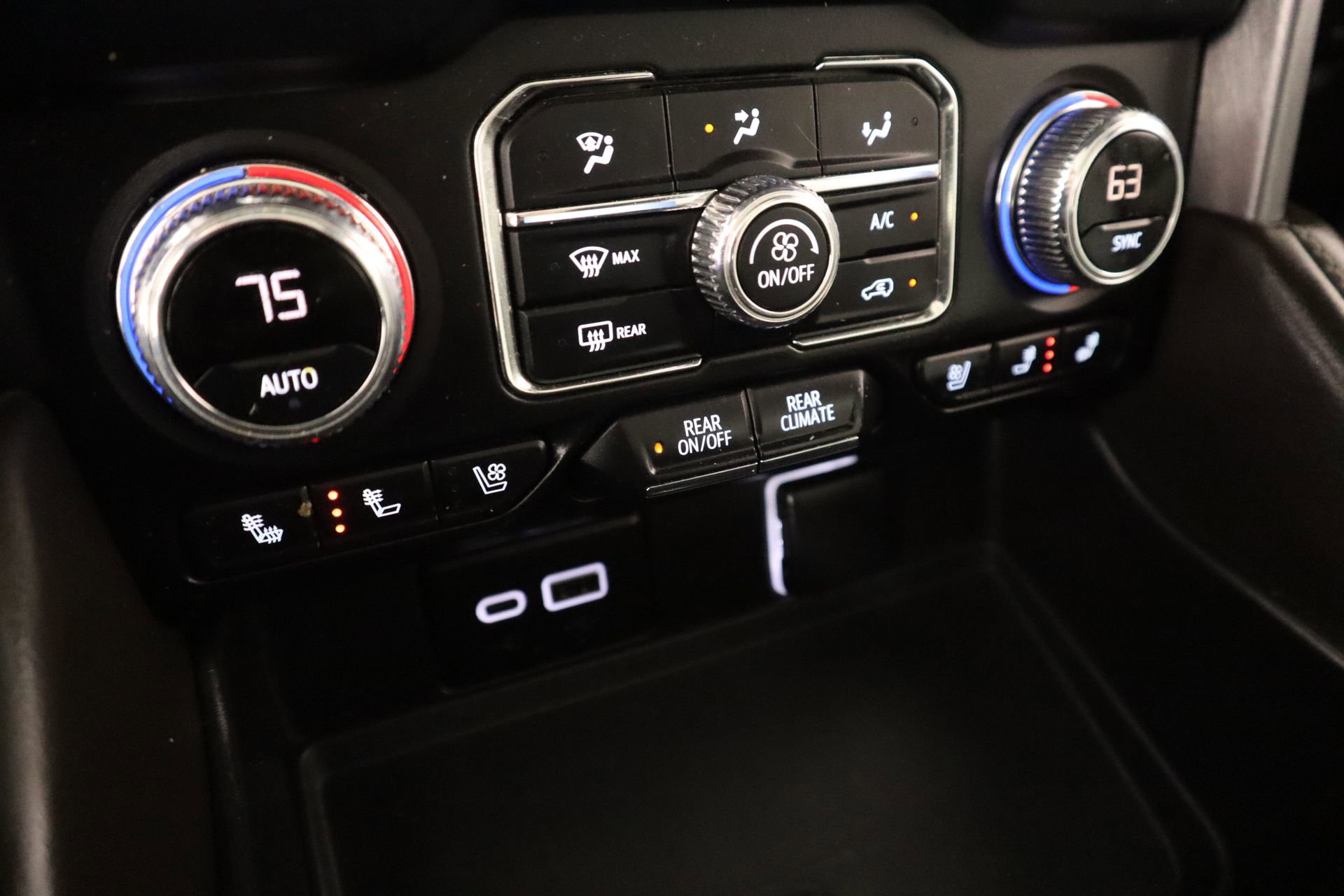 Used 2023 GMC Yukon SLT w/ SLT Premium Package AWD/4WD image 8
