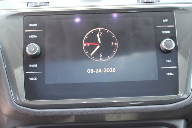 Used 2020 Volkswagen Tiguan SE R-Line FWD image 18