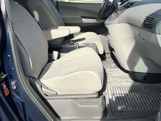 Used 2009 Nissan Quest w/ Seat Pkg image 22