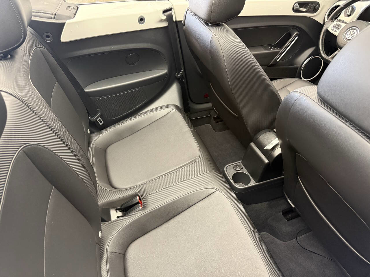 Used 2014 Volkswagen Beetle 2.5 image 26