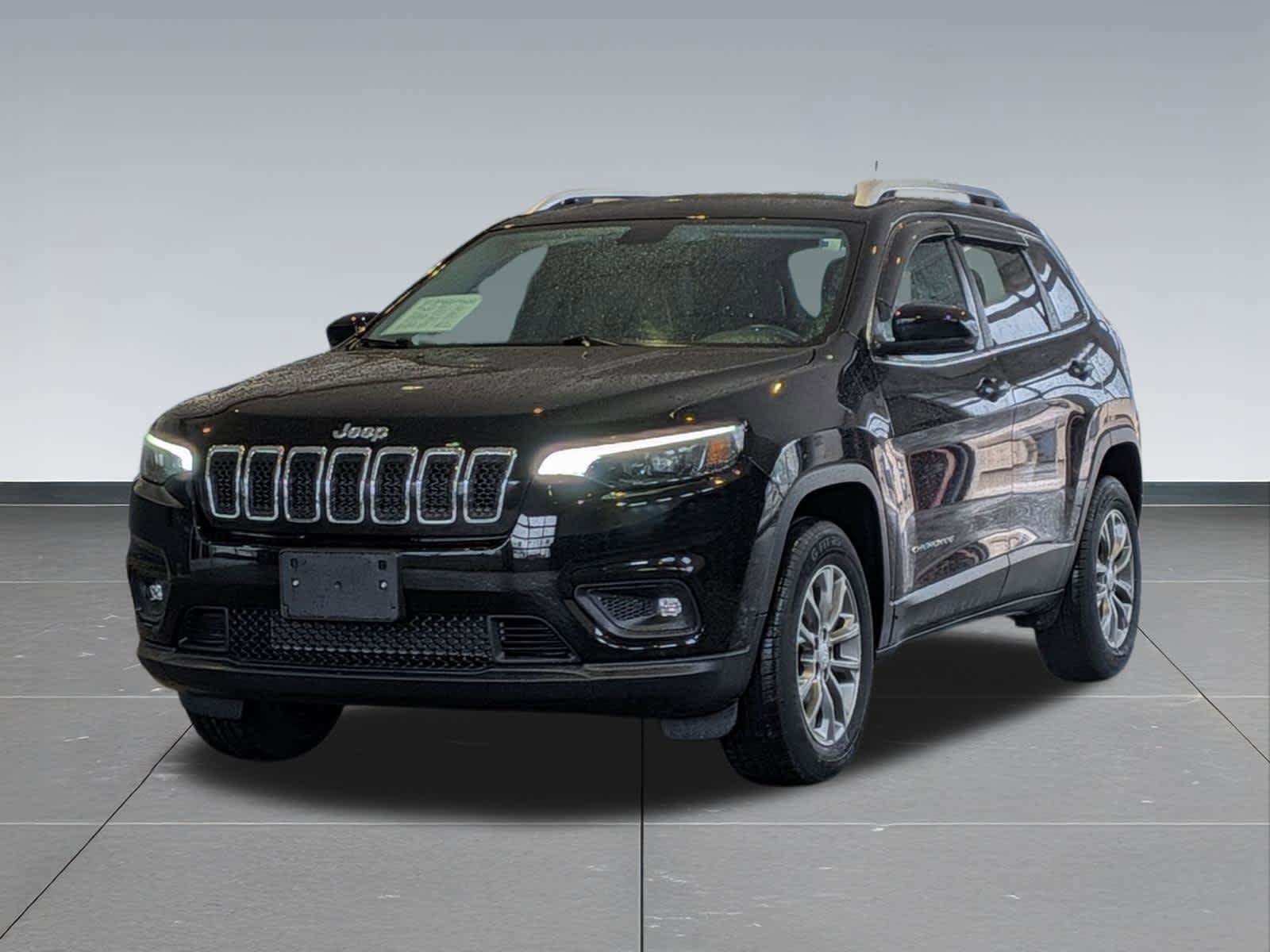 Used 2019 Jeep Cherokee Latitude Plus w/ Cold Weather Group AWD/4WD image 10