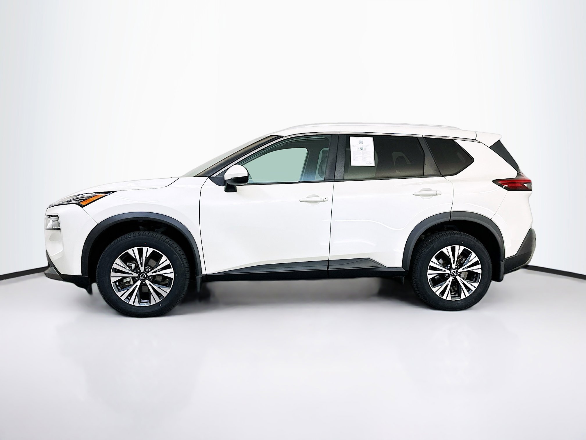 Used 2022 Nissan Rogue SV w/ SV Premium Package image 4