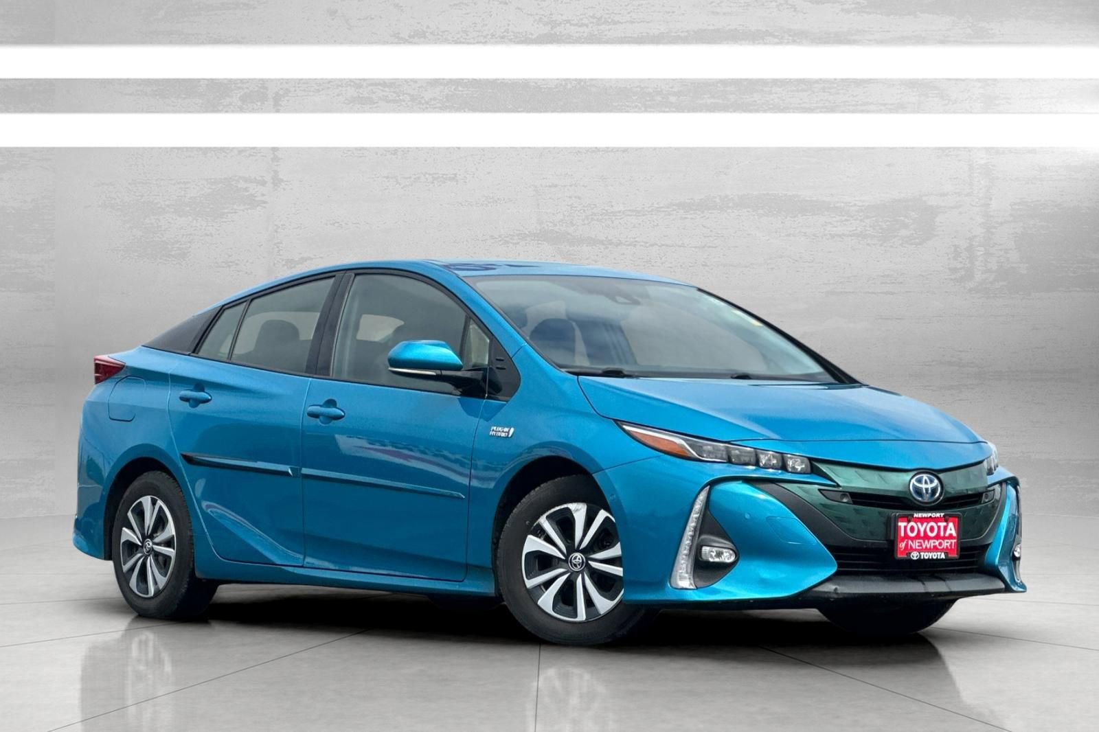 Used 2017 Toyota Prius Prime Advanced w/ Protection Package FWD image 2