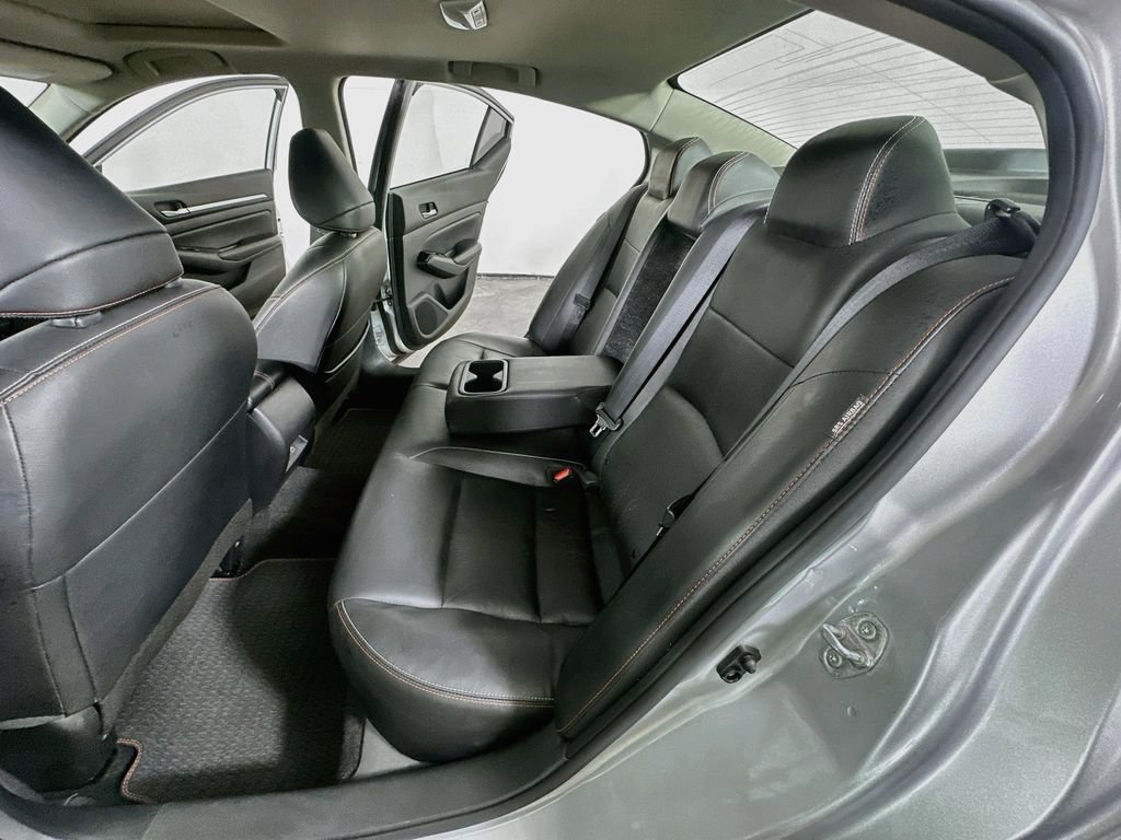 Used 2024 Nissan Altima 2.5 SR w/ SR Premium Package FWD image 16