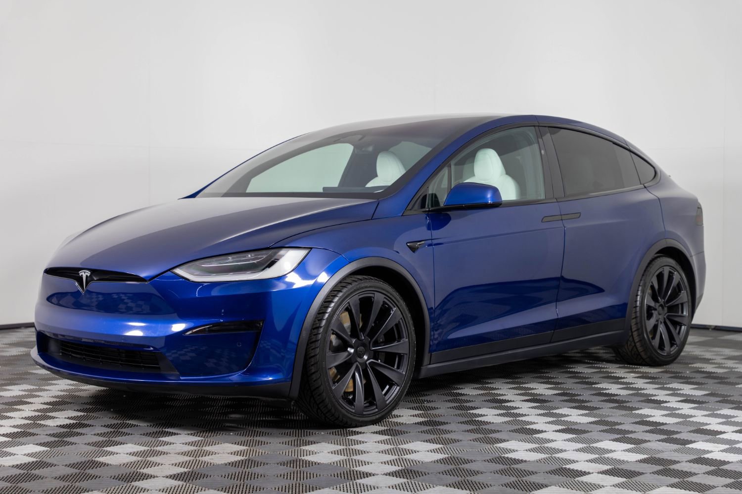 Used 2023 Tesla Model X Plaid AWD/4WD image 1