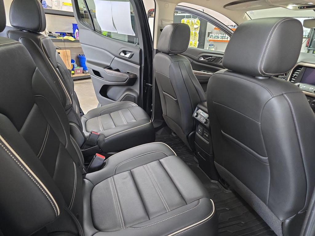 Certified 2023 GMC Acadia Denali w/ Black Diamond Edition AWD/4WD image 11