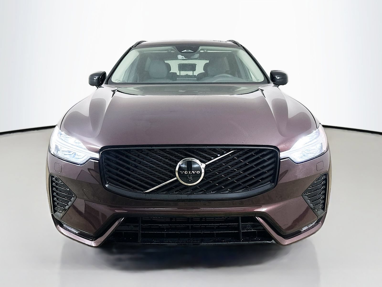 New 2026 Volvo XC60 B5 Plus w/ Protection Package Premier AWD/4WD image 2