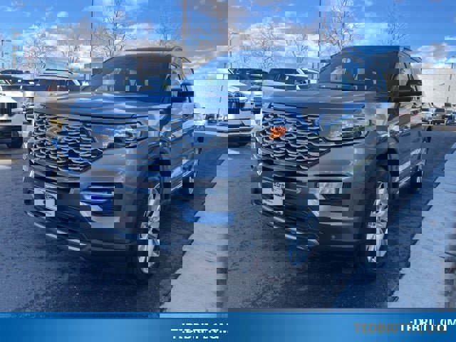 Used 2022 Ford Explorer Platinum w/ Equipment Group 601A image 3