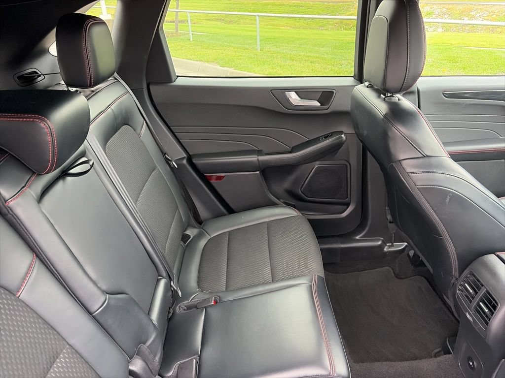 Used 2025 Ford Escape ST-Line FWD image 36