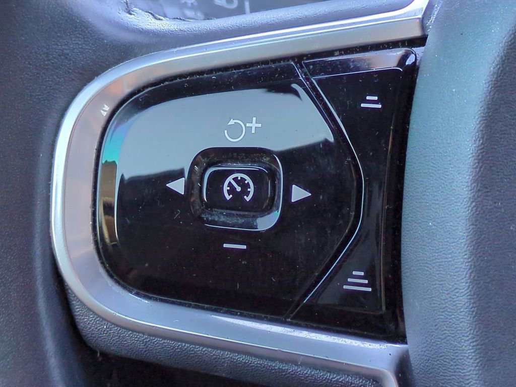 Used 2017 Volvo XC90 T8 Inscription w/ Vision Package image 27