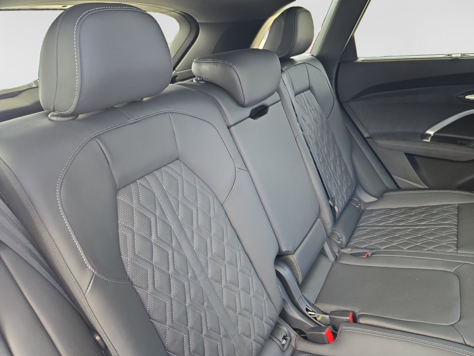 Used 2026 Audi SQ5 Premium Plus AWD/4WD image 17