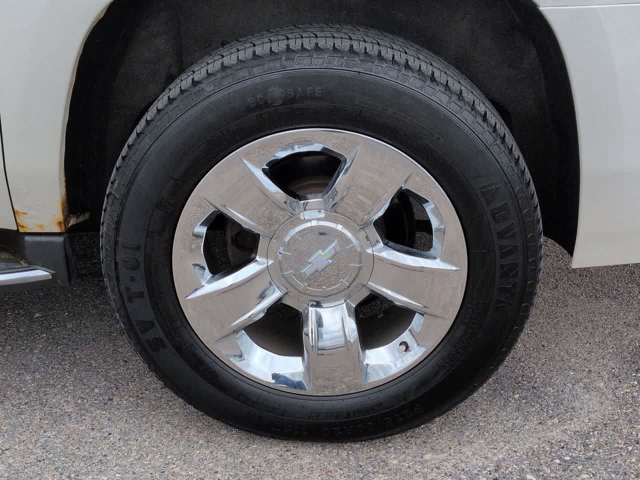 Used 2015 Chevrolet Suburban LTZ AWD/4WD image 13