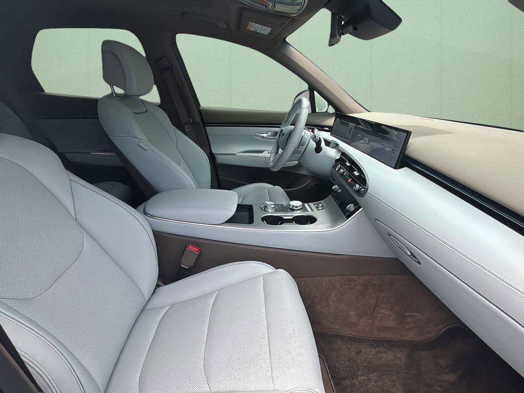 Certified 2026 Genesis GV70 2.5T Advanced AWD/4WD image 41