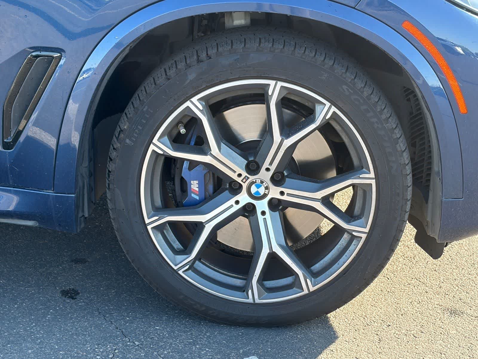Used 2019 BMW X5 xDrive50i w/ M Sport Package AWD/4WD image 5