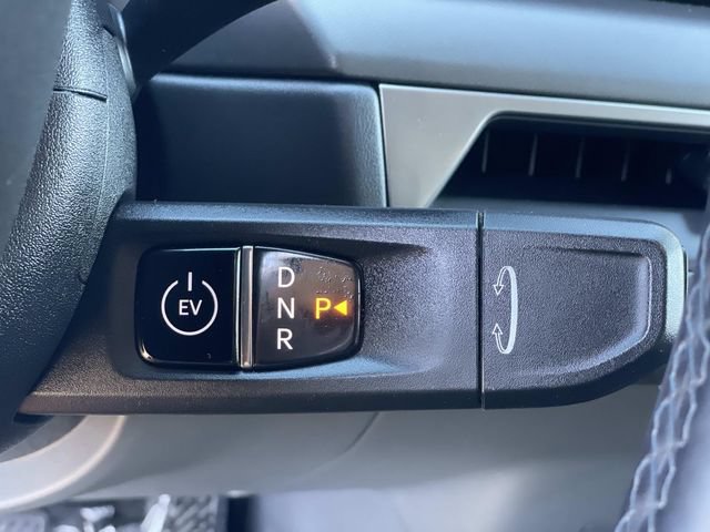 Used 2024 Kia EV9 Light Long Range RWD image 18