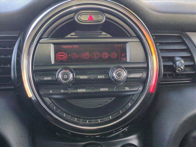 Used 2016 MINI Cooper 4-Door Hardtop image 13