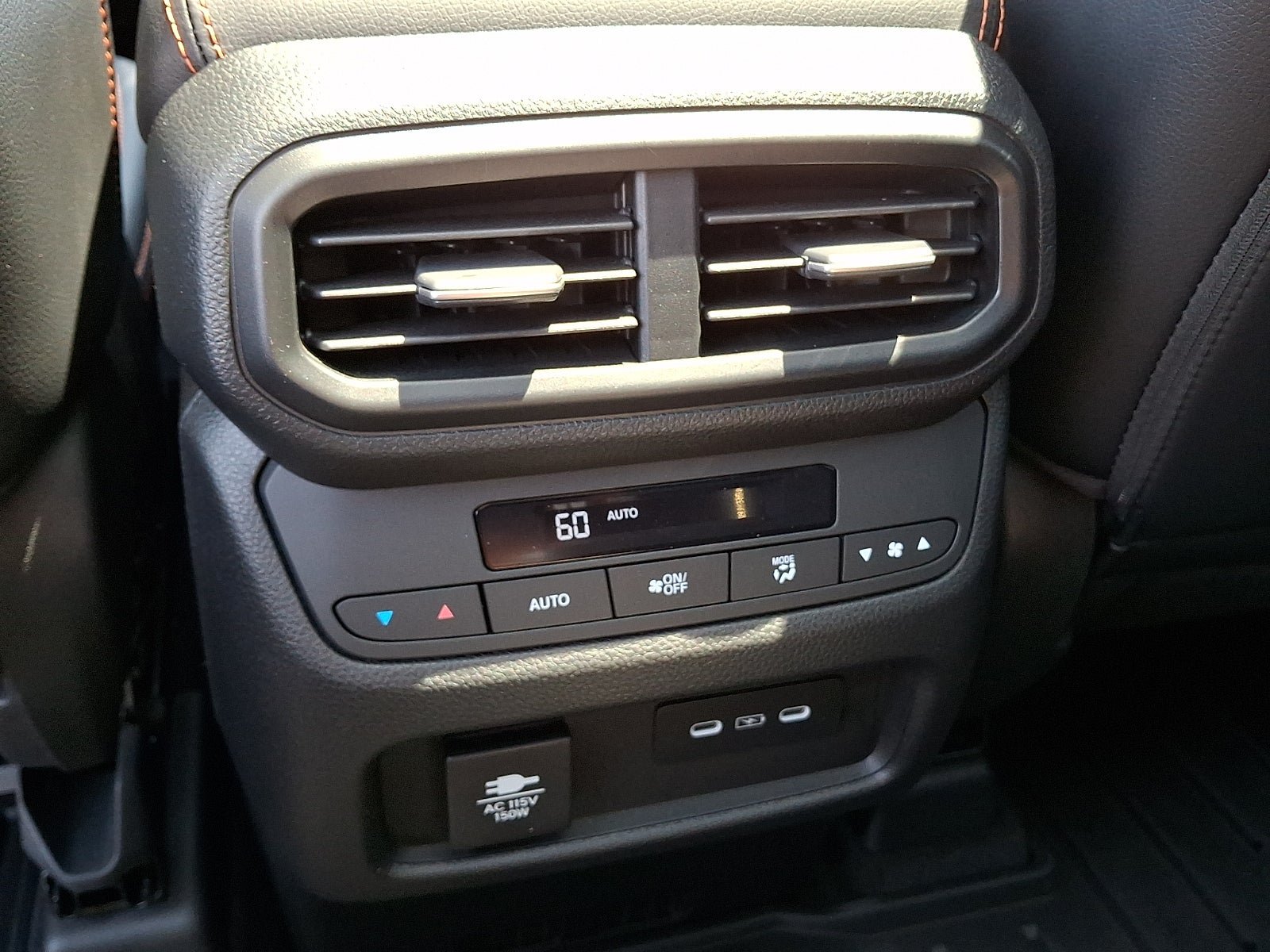 Used 2024 Honda Pilot TrailSport image 11