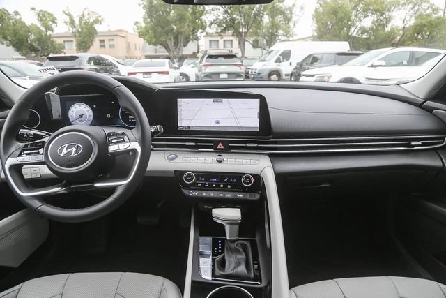 Used 2023 Hyundai Elantra Limited FWD image 14