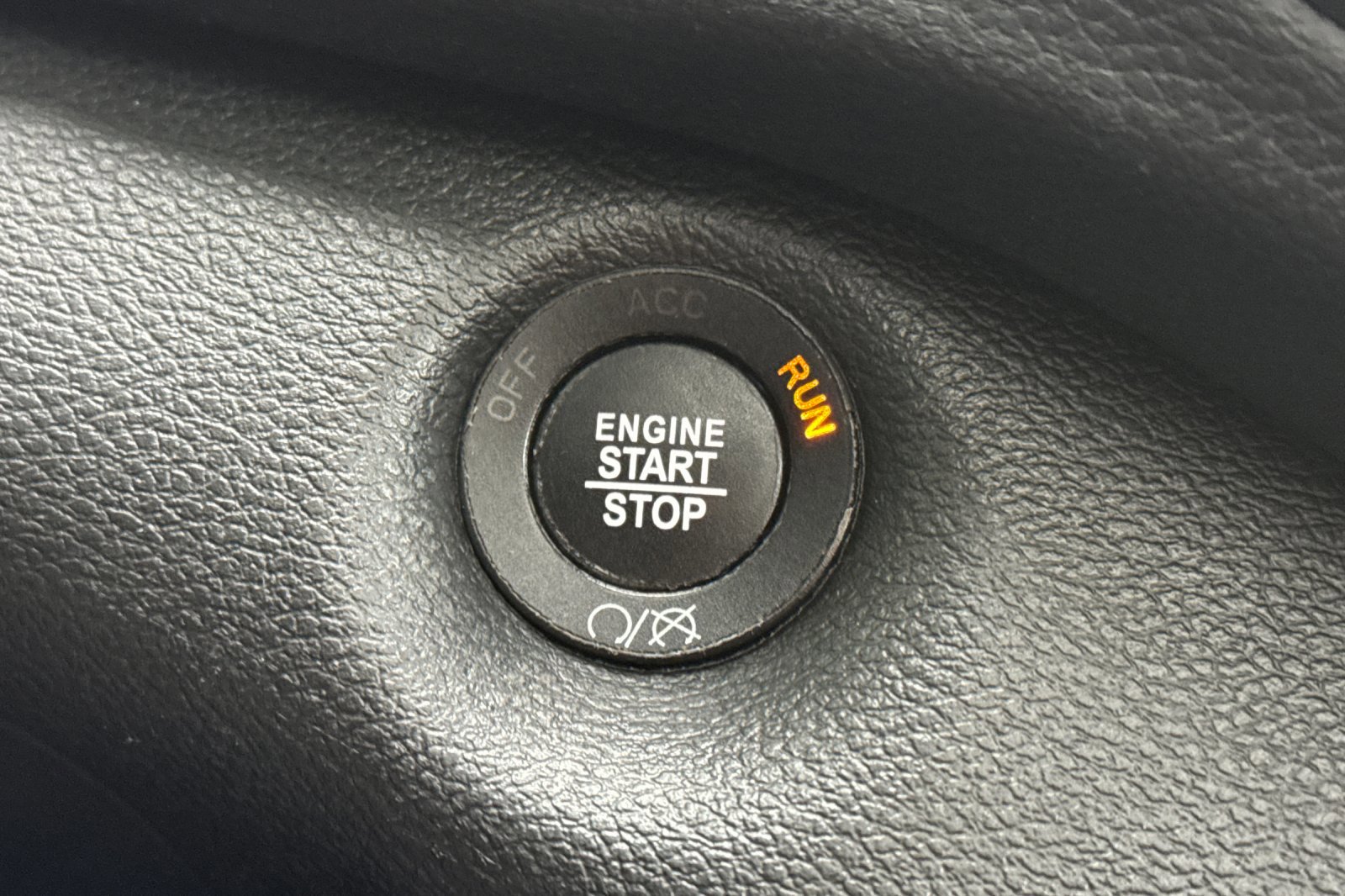 Used 2020 Jeep Cherokee Latitude Plus w/ Comfort/Convenience Group image 22