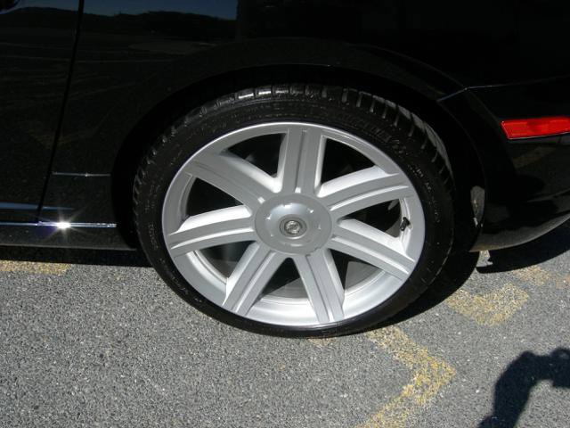 Used 2005 Chrysler Crossfire Convertible image 13