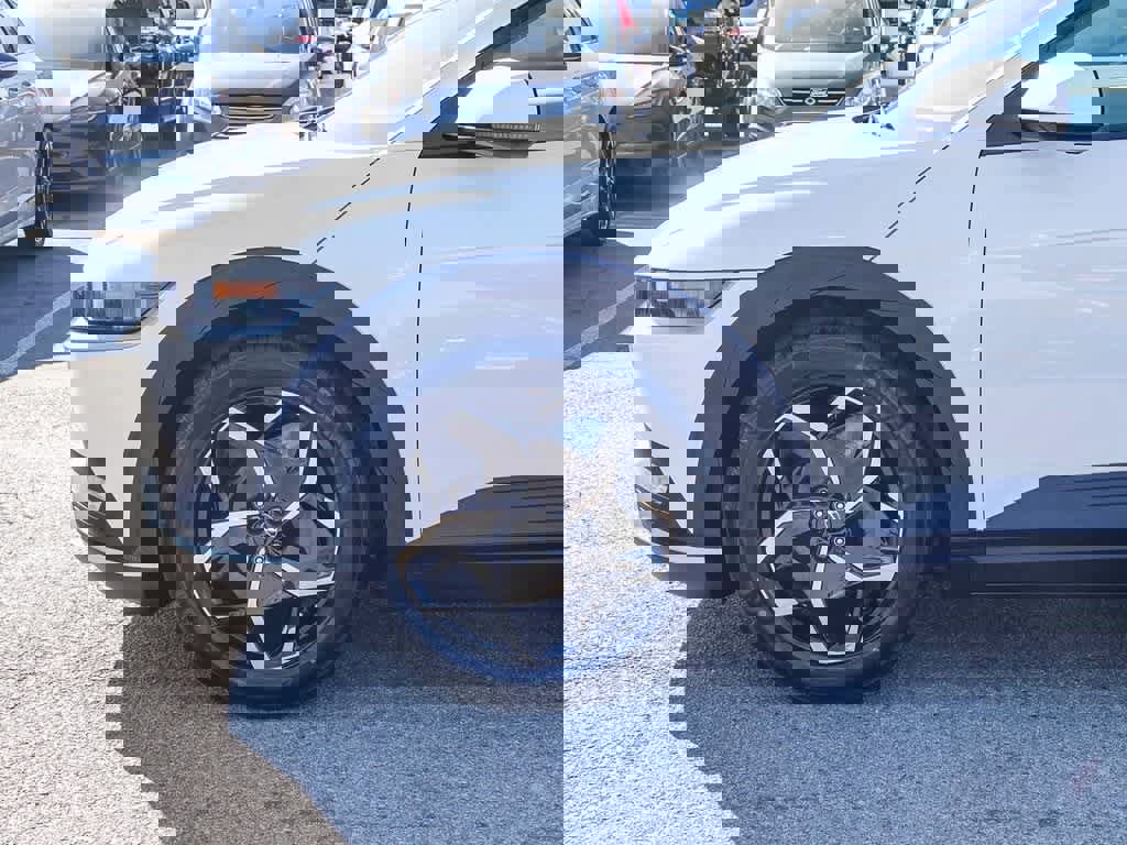 Used 2024 Hyundai Ioniq 5 SE image 9