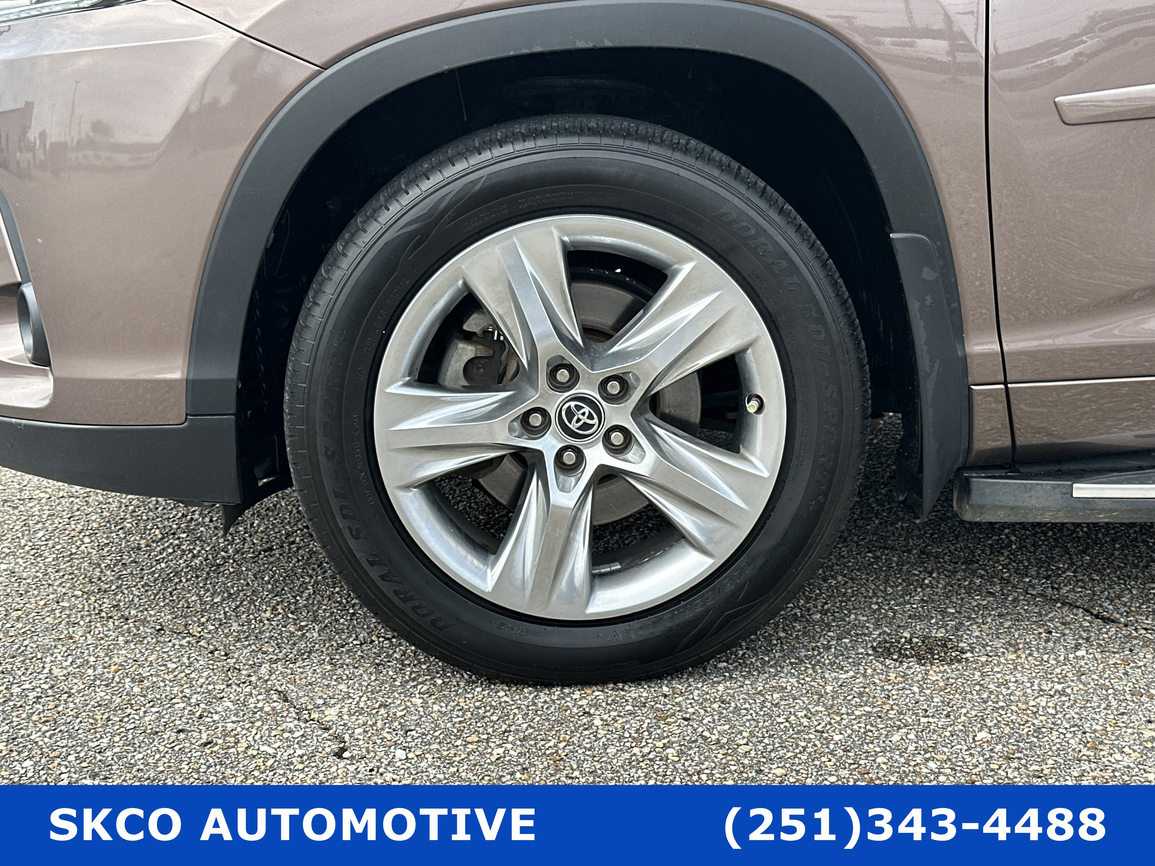 Used 2017 Toyota Highlander Limited image 9