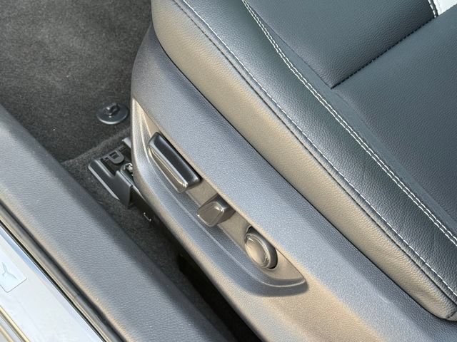 Used 2026 Toyota Camry SE w/ Convenience Package FWD image 11