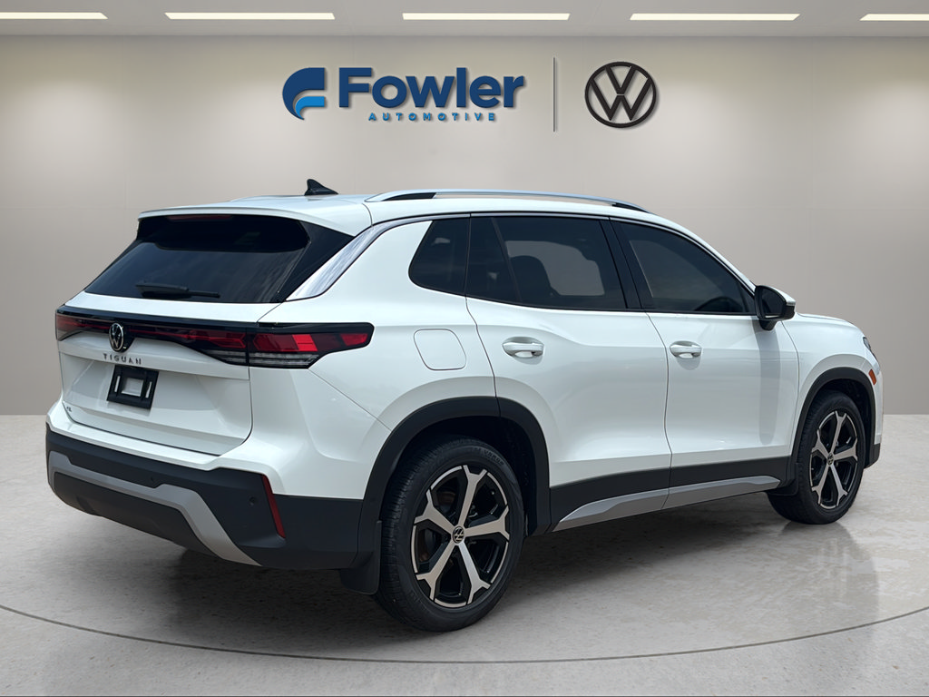 New 2026 Volkswagen Tiguan SE FWD image 7
