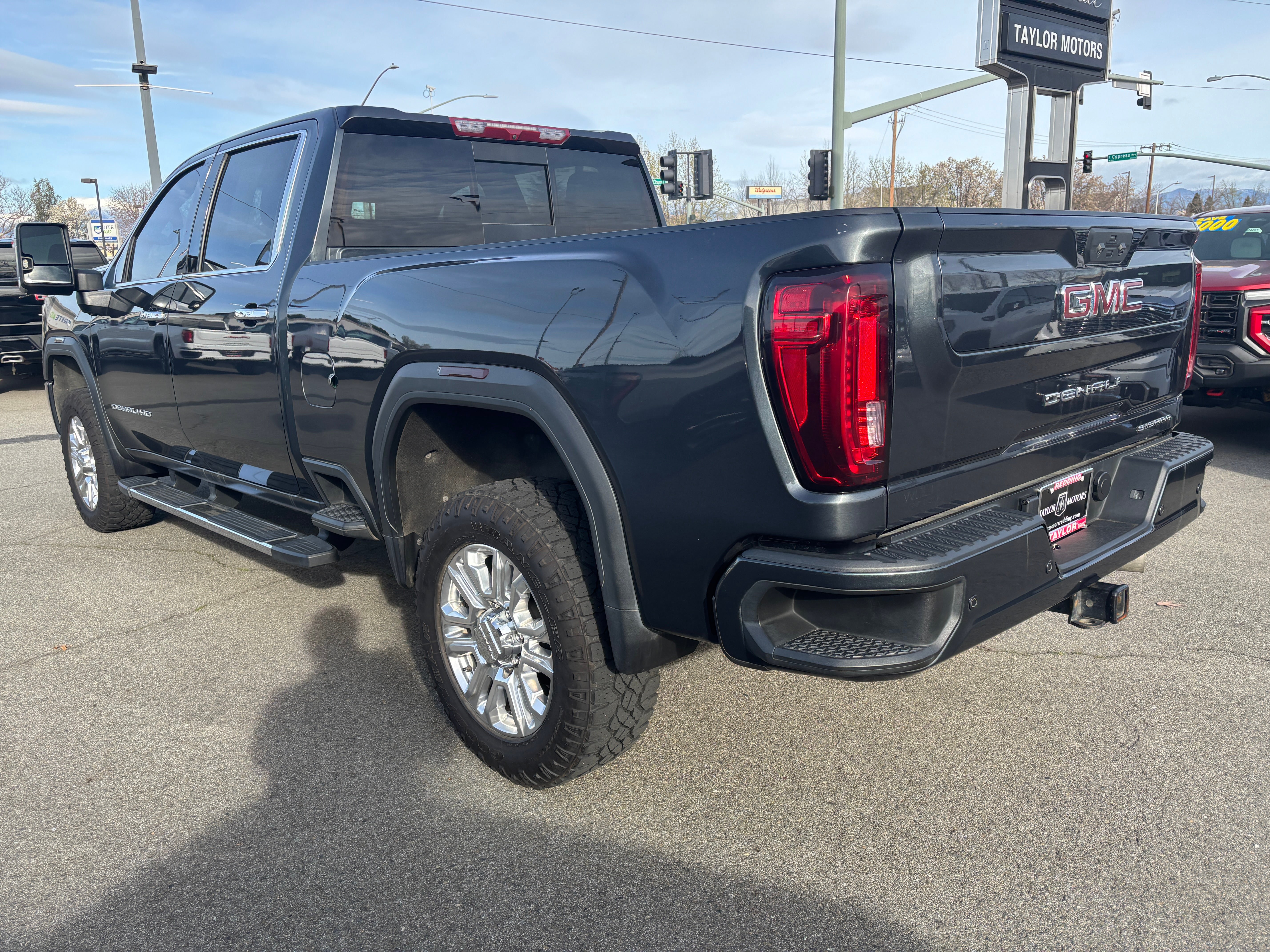 Used 2022 GMC Sierra 3500 Denali AWD/4WD image 7