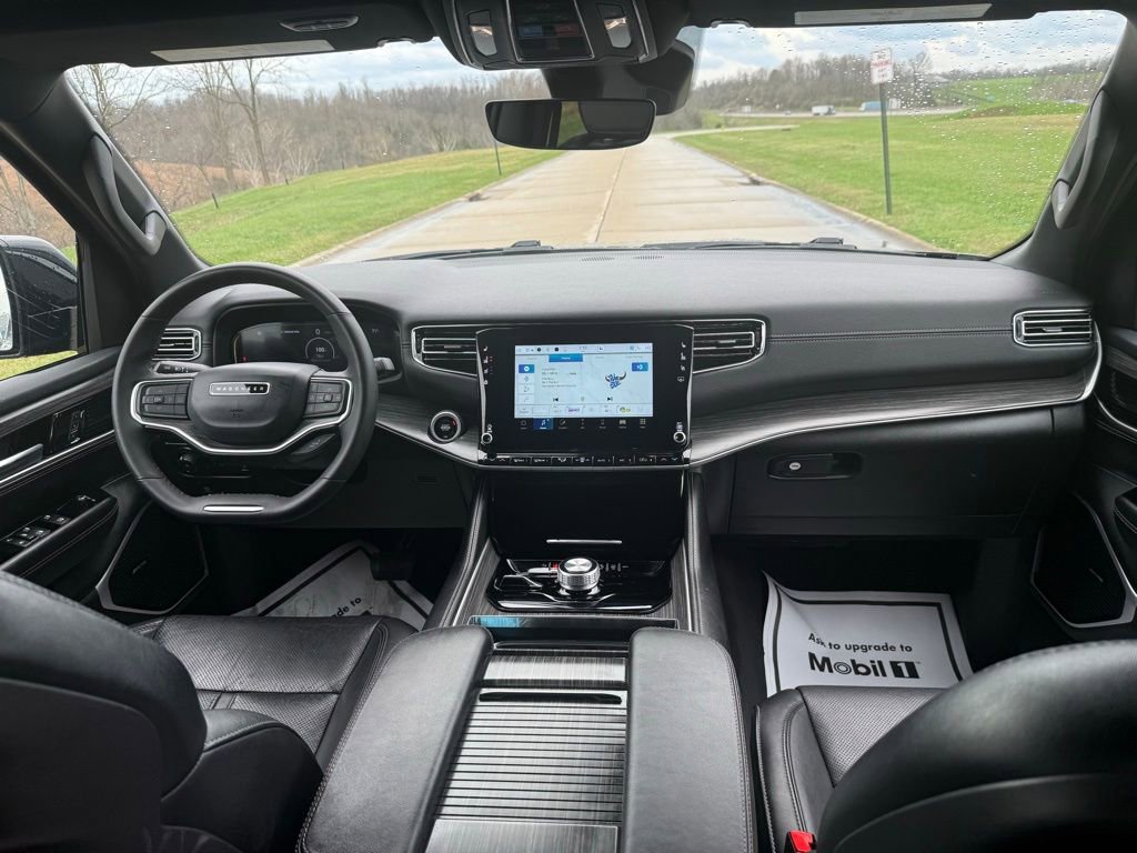 Used 2024 Jeep Wagoneer Series II w/ Flexible Seating Group image 20