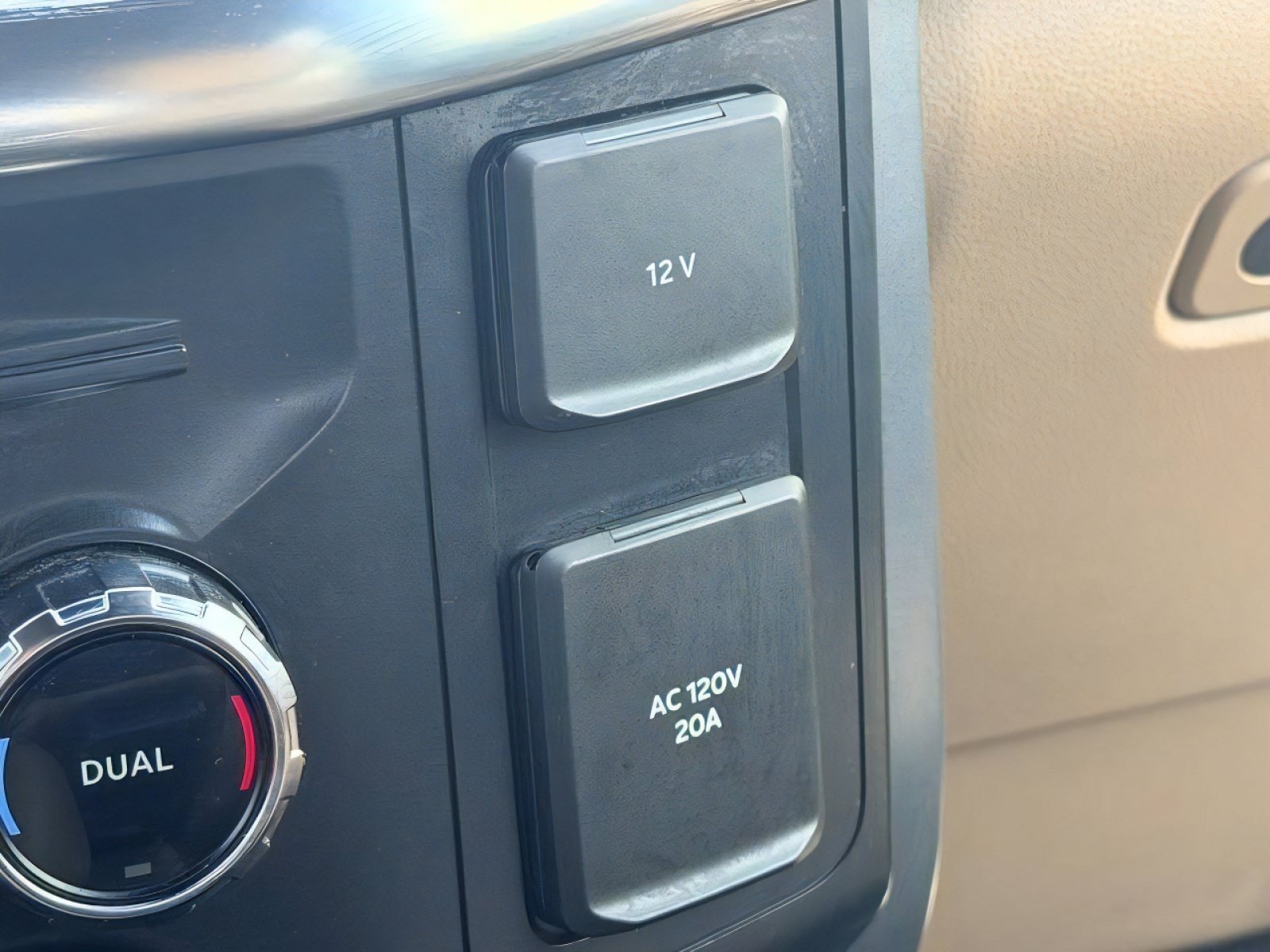Used 2022 Ford F150 Lariat AWD/4WD image 29