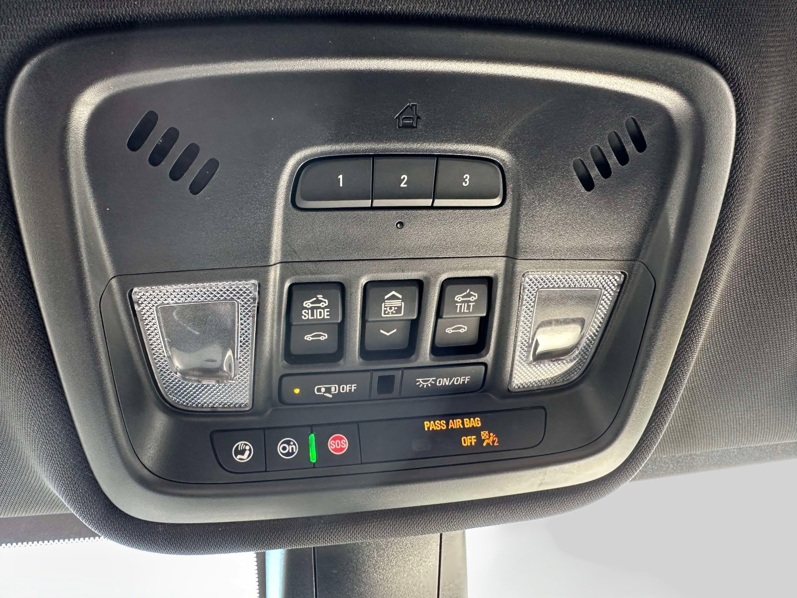 Certified 2023 Chevrolet Traverse LT w/ LT Premium Package image 36