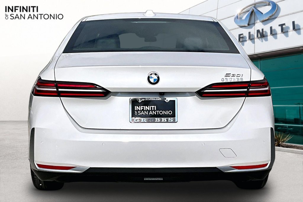 Used 2025 BMW 530i w/ Premium Package RWD image 5