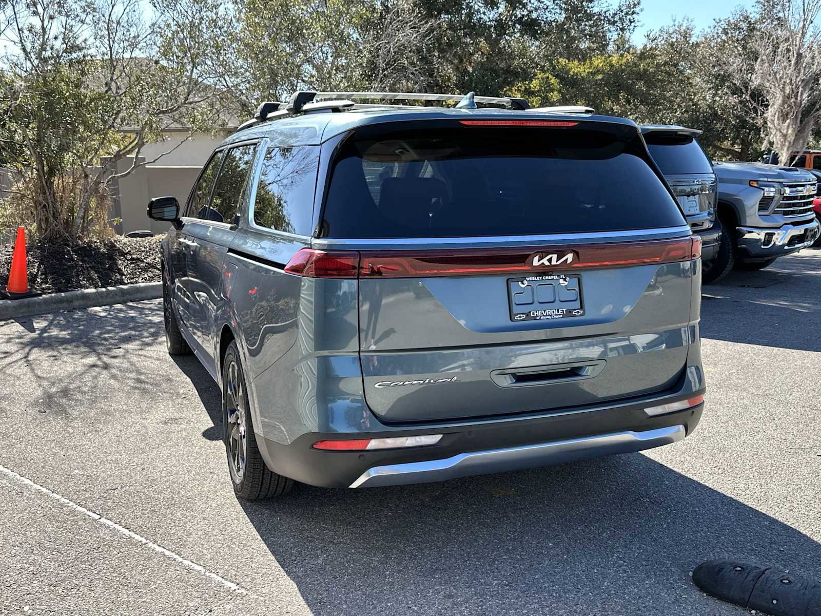 Used 2022 Kia Carnival SX image 4