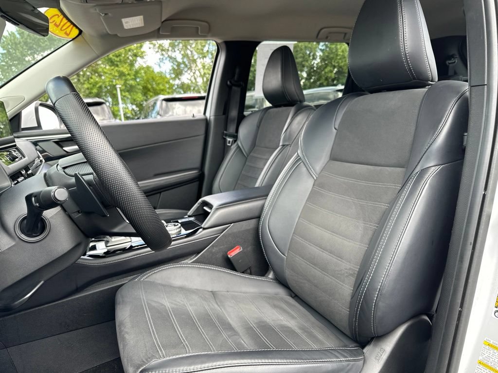 Used 2025 Mitsubishi Outlander SE AWD/4WD image 38