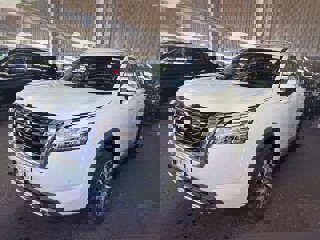 Certified 2024 Nissan Pathfinder SL image 3