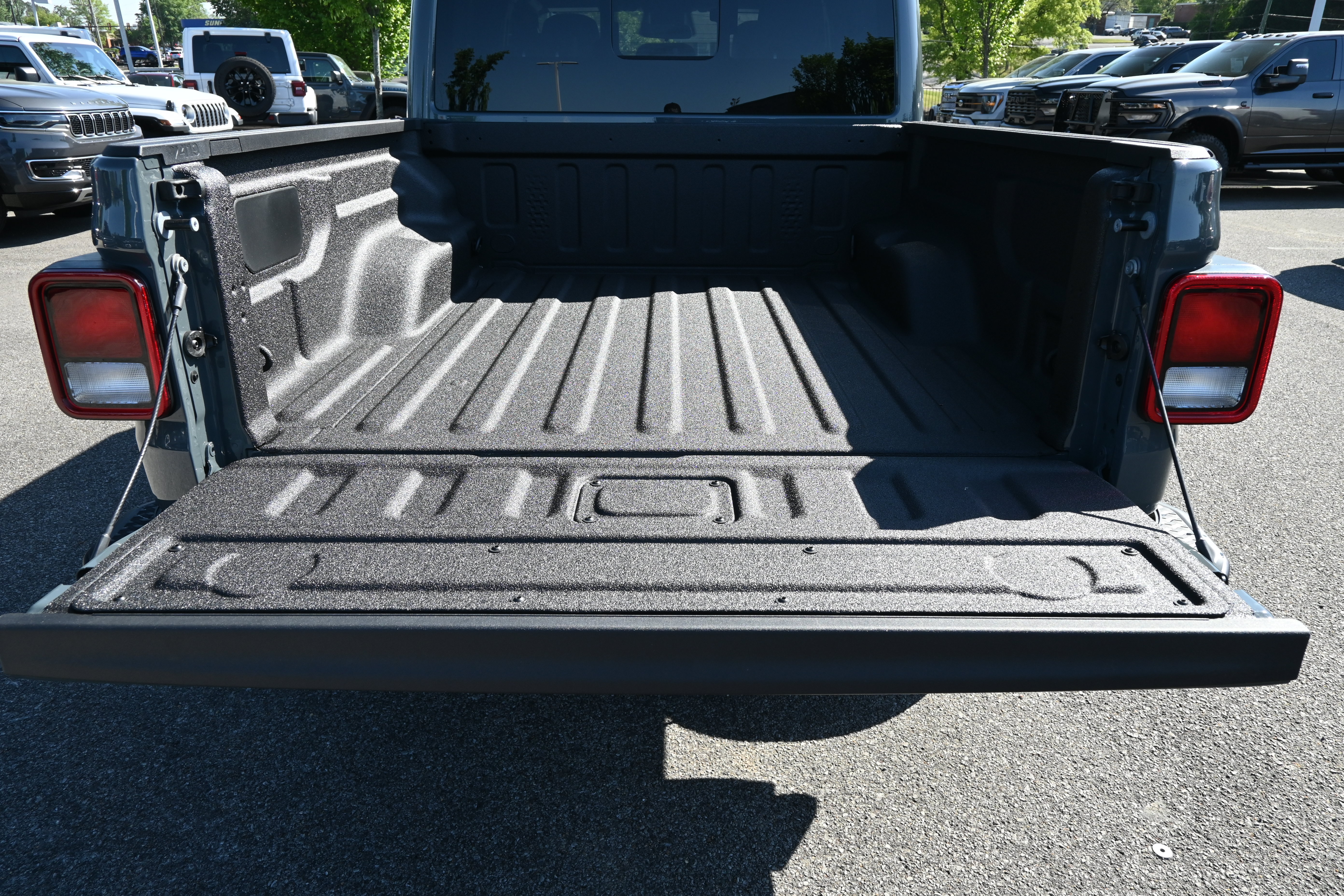 New 2026 Jeep Gladiator Sport AWD/4WD image 31