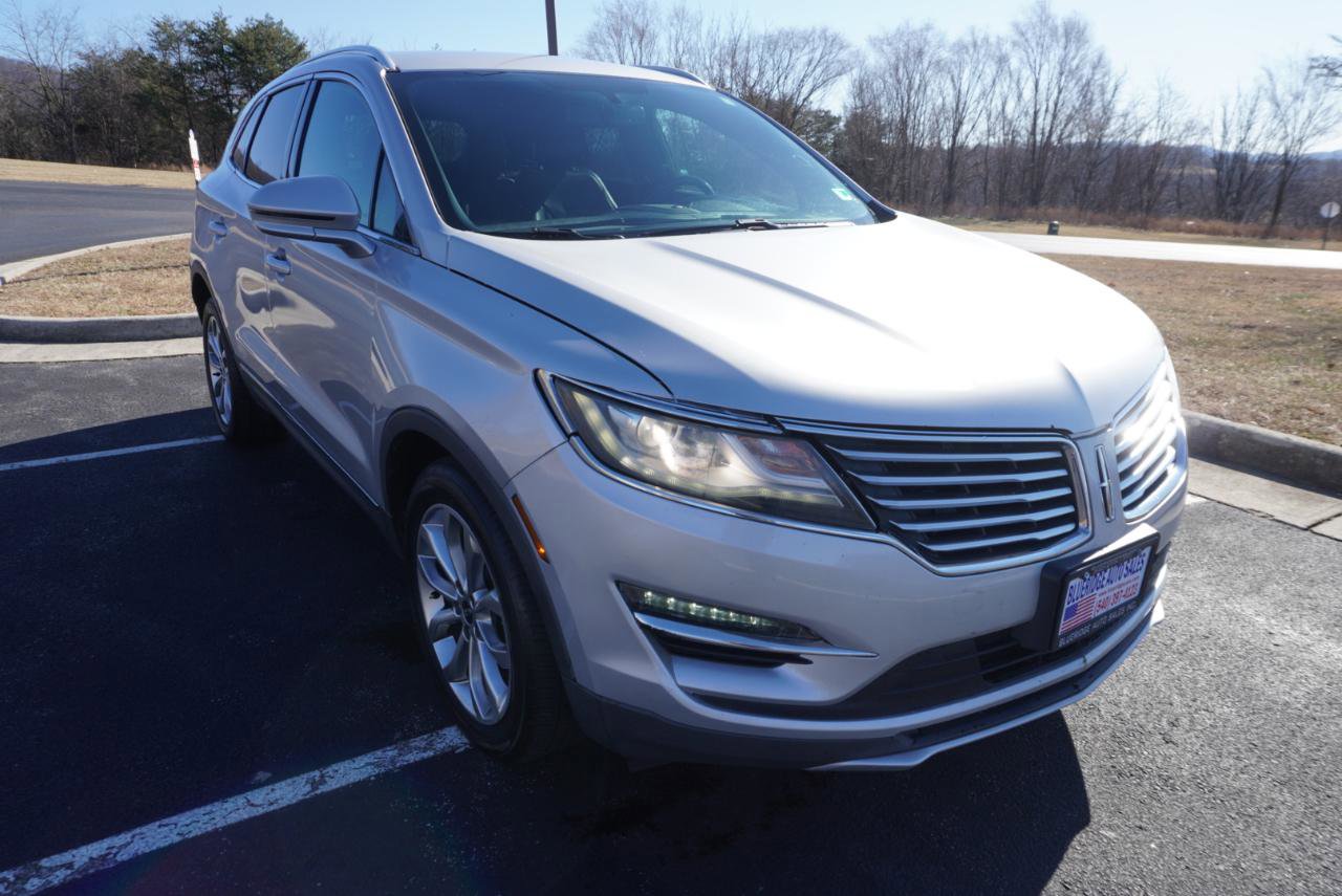 Used 2017 Lincoln MKC Select w/ Select Plus Package AWD/4WD image 3