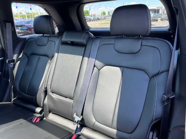New 2026 Jeep Grand Cherokee Limited w/ Limited Altitude Package AWD/4WD image 26
