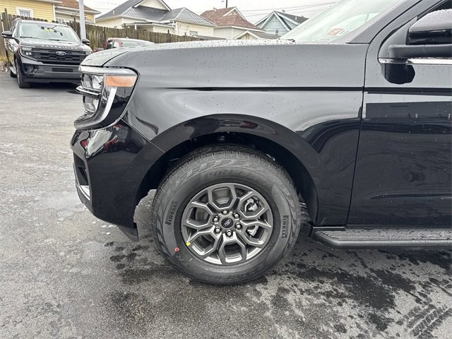 New 2025 Ford Expedition Max Active image 9