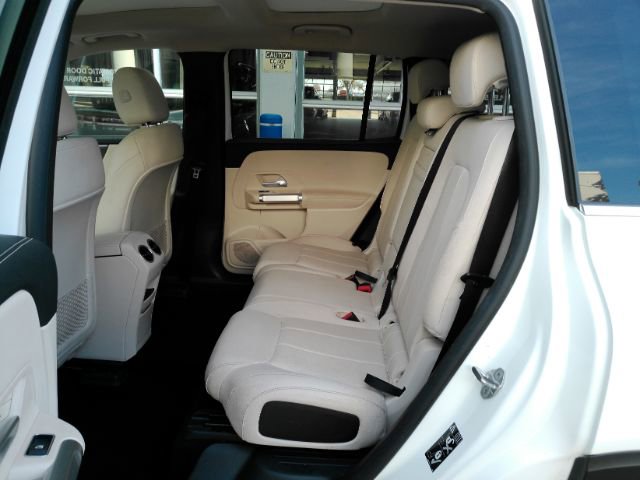 Used 2022 Mercedes-Benz EQB 300 4MATIC image 17