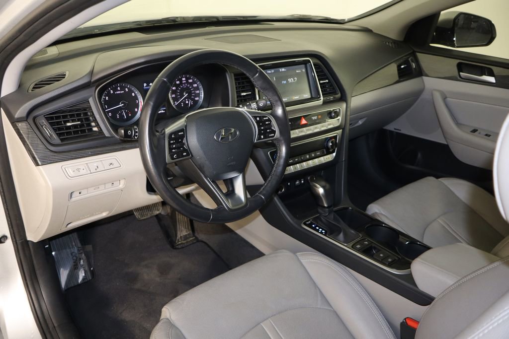 Used 2019 Hyundai Sonata Limited w/ Ultimate Package 04 image 29