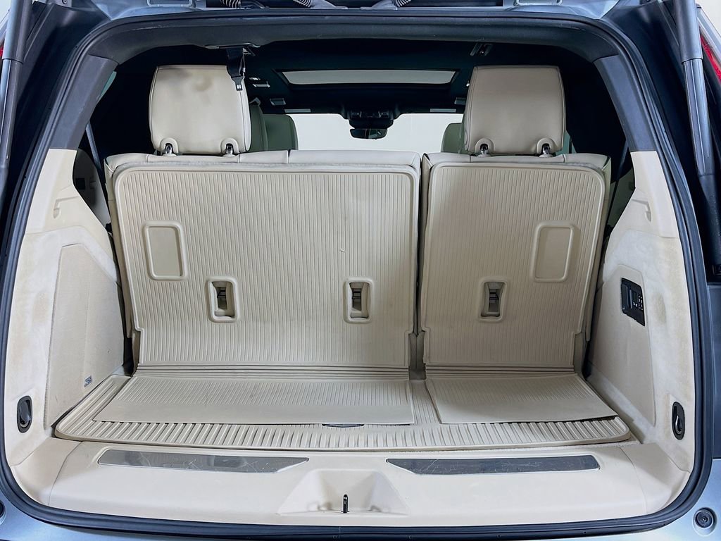 Used 2023 Cadillac Escalade Premium Luxury w/ Performance Package image 10