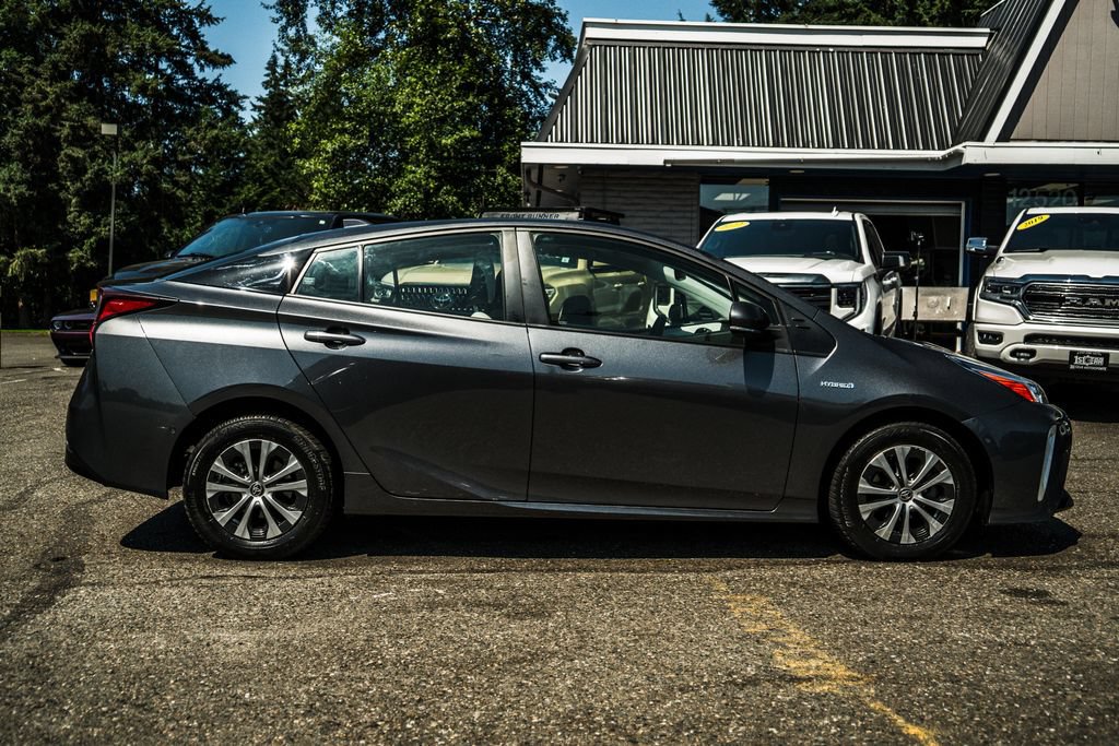 Used 2022 Toyota Prius XLE w/ Advanced Technology Package AWD/4WD image 19