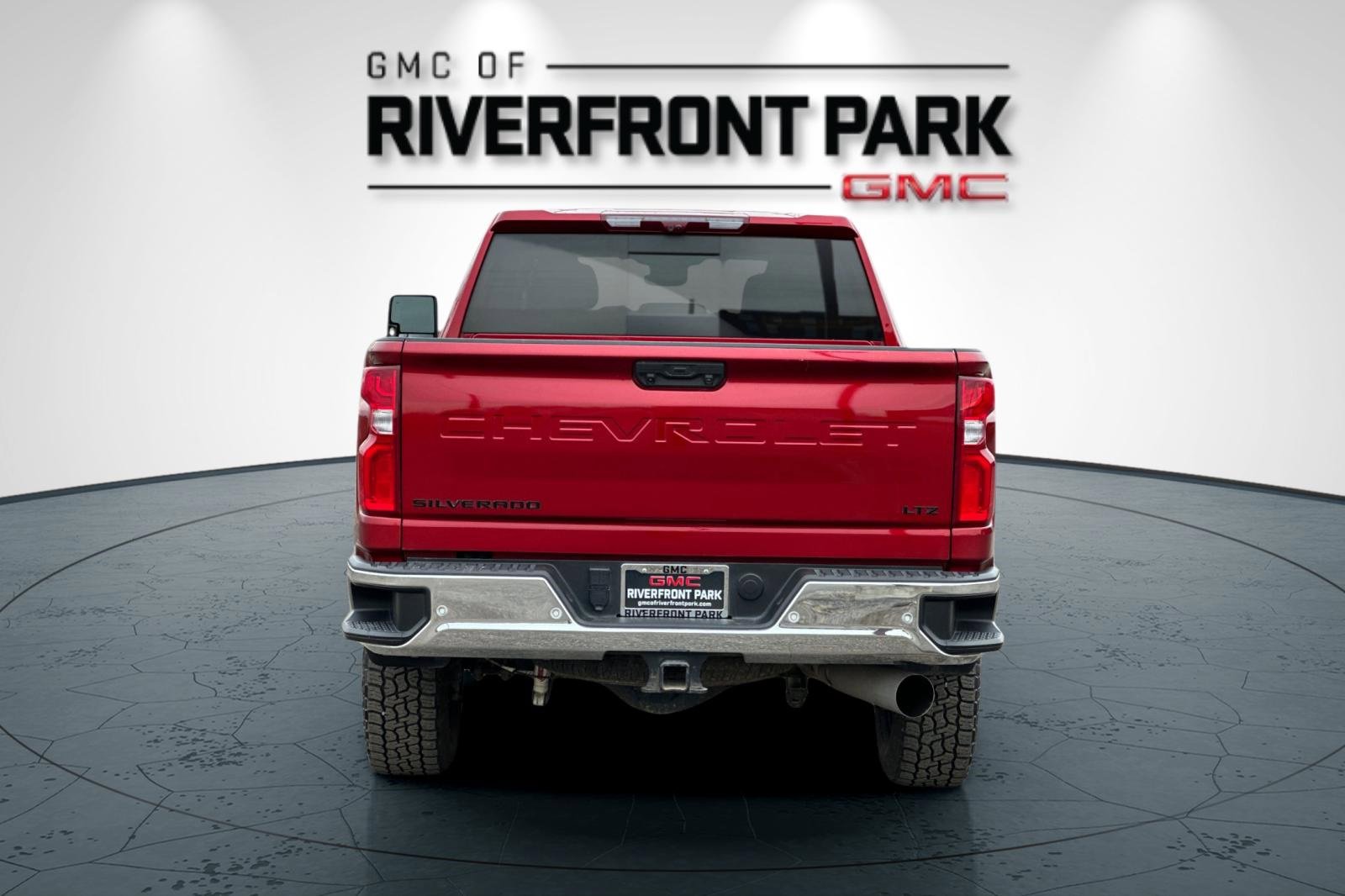 Used 2024 Chevrolet Silverado 2500 LTZ w/ LTZ Premium Package image 4
