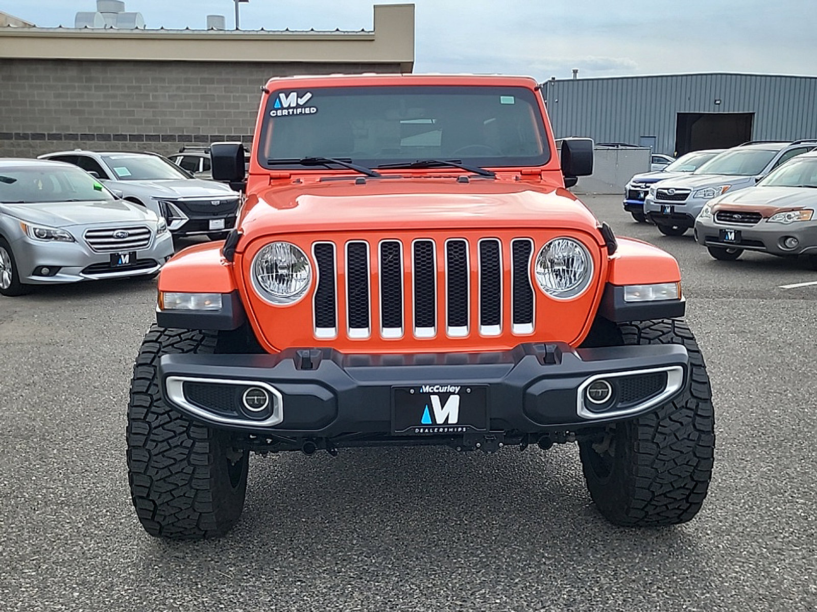 Used 2019 Jeep Wrangler Unlimited Sahara w/ Uconnect 4C Nav & Sound Group AWD/4WD image 2