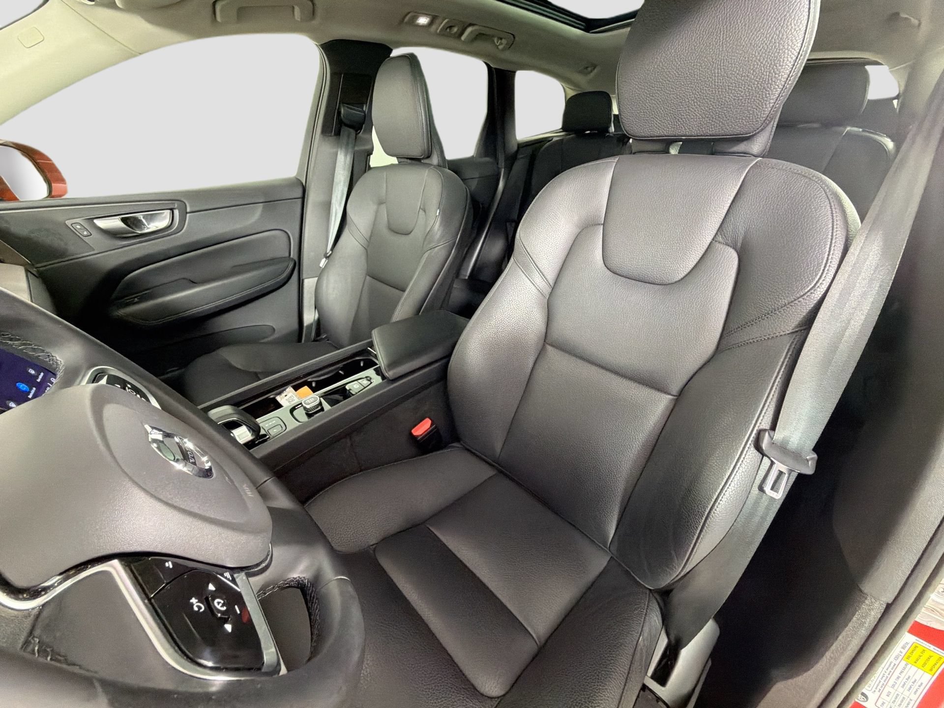 Certified 2023 Volvo XC60 B5 Plus w/ Protection Package Premier FWD image 21
