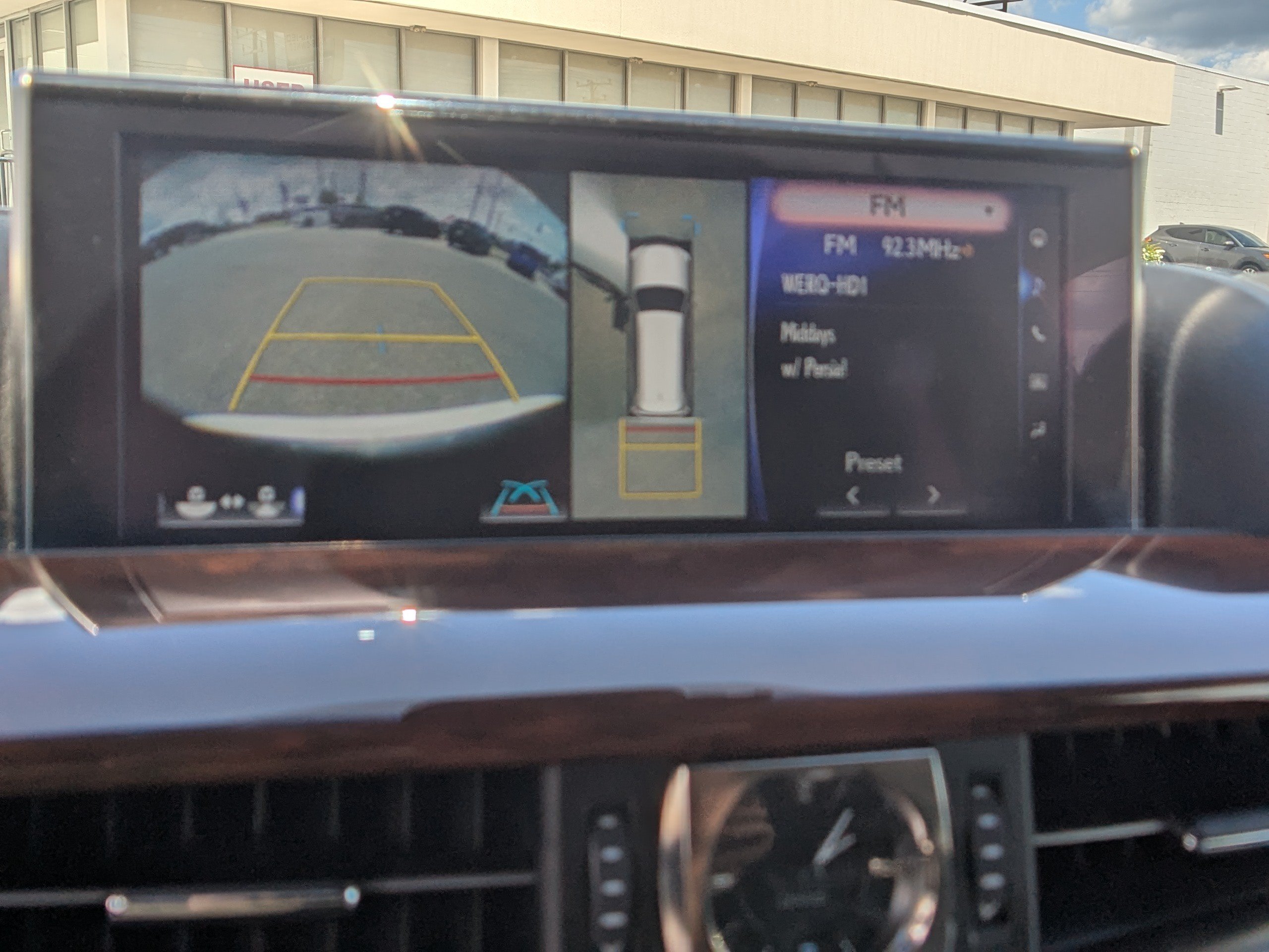 Used 2017 Lexus LX 570 4WD image 25