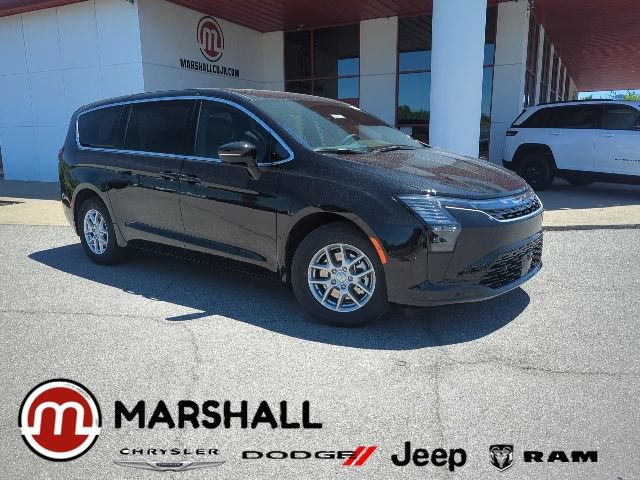 New 2027 Chrysler Pacifica Select w/ Family Tech Group FWD image 1